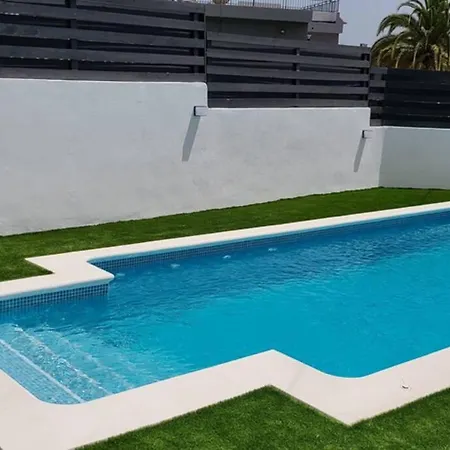 شقة Sehr Sonnige Neue Ferienwohnung In Ruhiger Lage أرونا