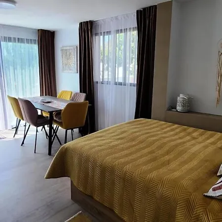 Sehr Sonnige Neue Ferienwohnung In Ruhiger Lage *