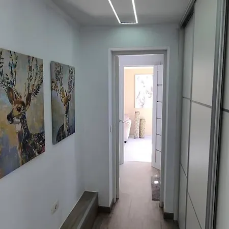 Sehr Sonnige Neue Ferienwohnung In Ruhiger Lage شقة *