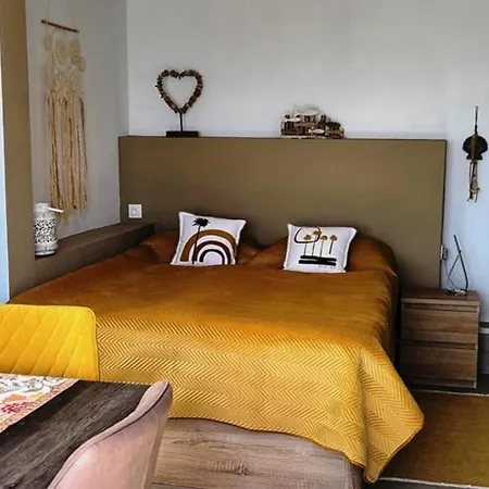 Sehr Sonnige Neue Ferienwohnung In Ruhiger Lage شقة