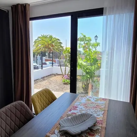 Sehr Sonnige Neue Ferienwohnung In Ruhiger Lage شقة *