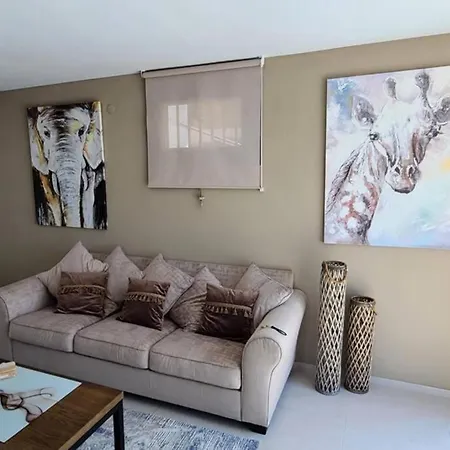 Sehr Sonnige Neue Ferienwohnung In Ruhiger Lage شقة *