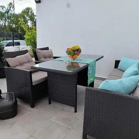 شقة Sehr Sonnige Neue Ferienwohnung In Ruhiger Lage أرونا
